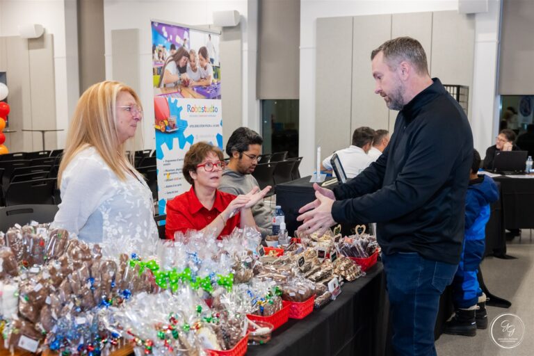 Optimized by JPEGmini 3.18.18.230752555-YEP 0x5660c881